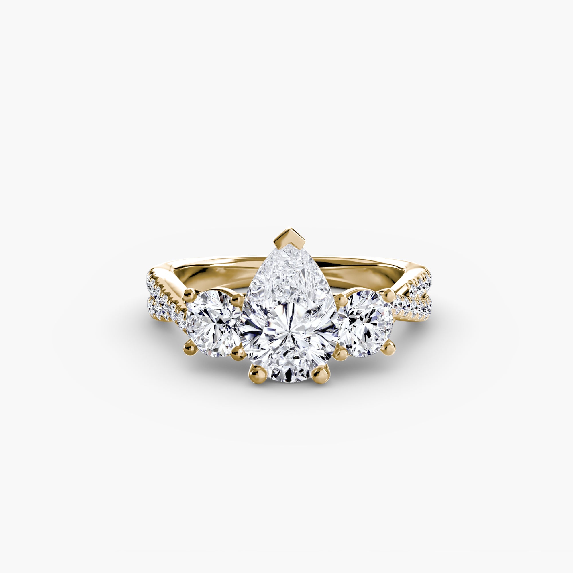 Pear cut diamond ring in yellow gold - AtelierRings by SKH