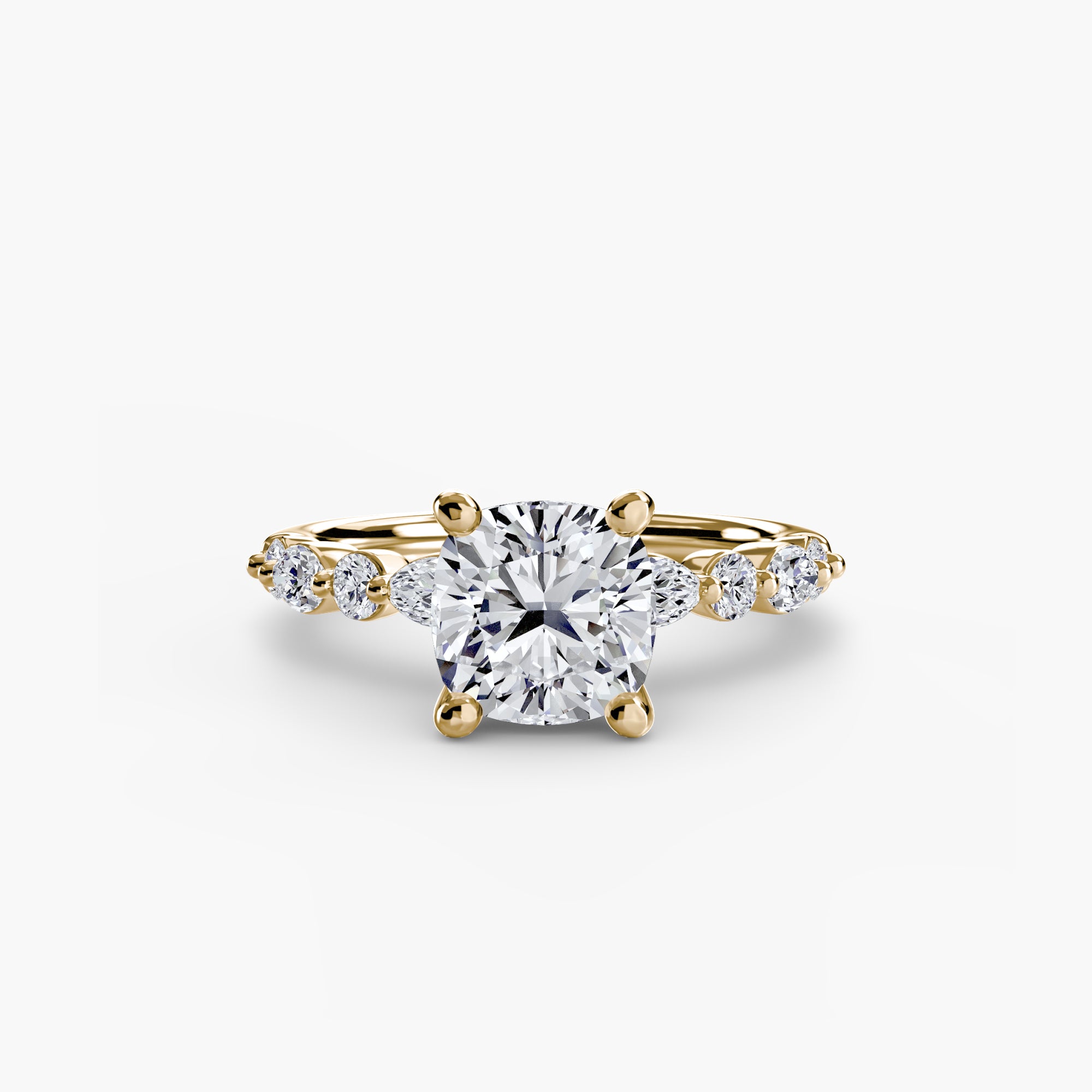 Cushion cut diamond ring in yellow gold - AtelierRings by SKH