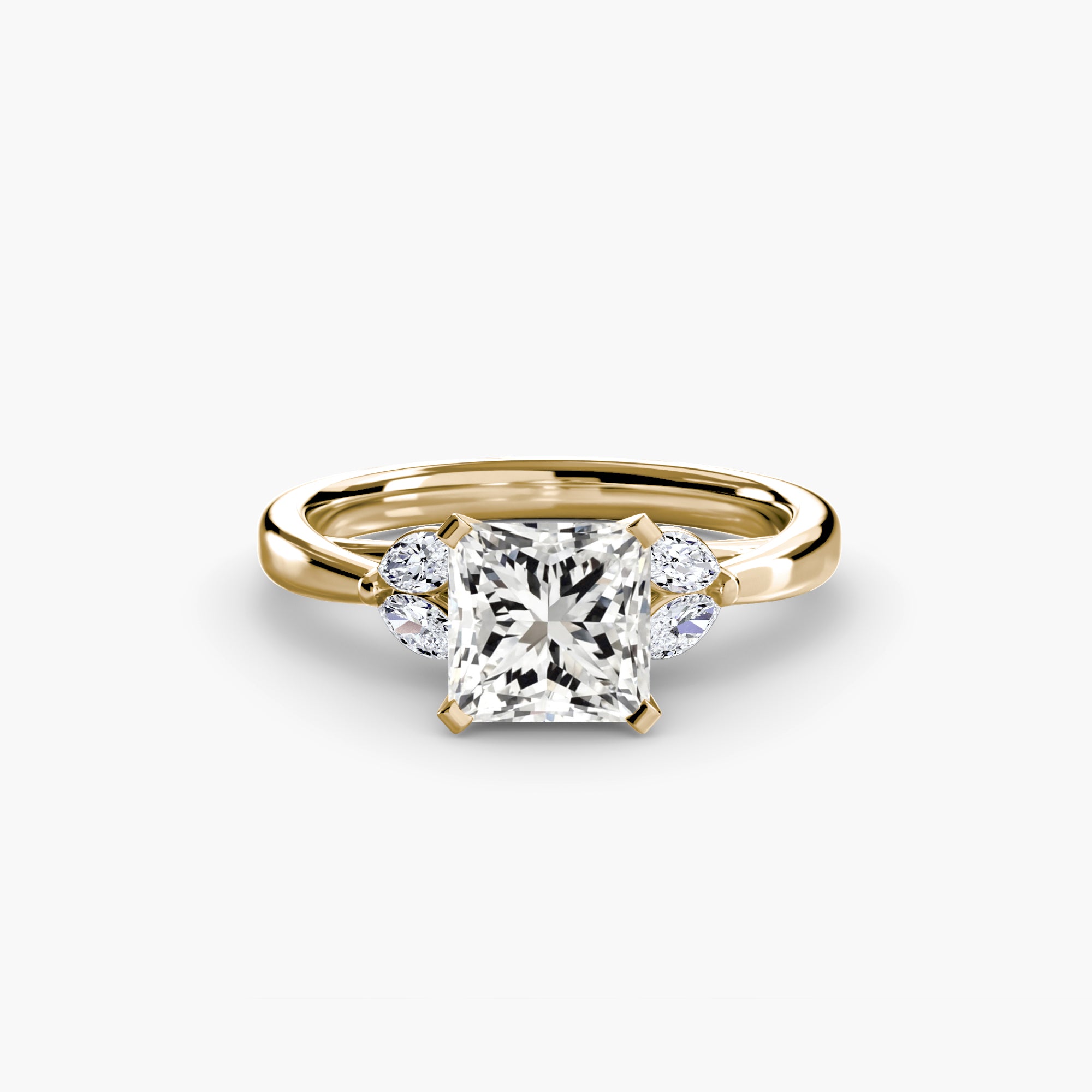 Princess cut diamond ring in yellow gold - AtelierRings by SKH