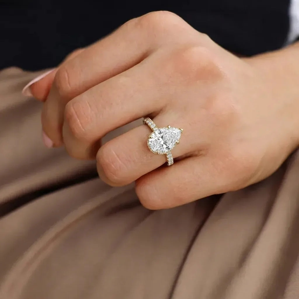 Double Pavé Radiance - Pear