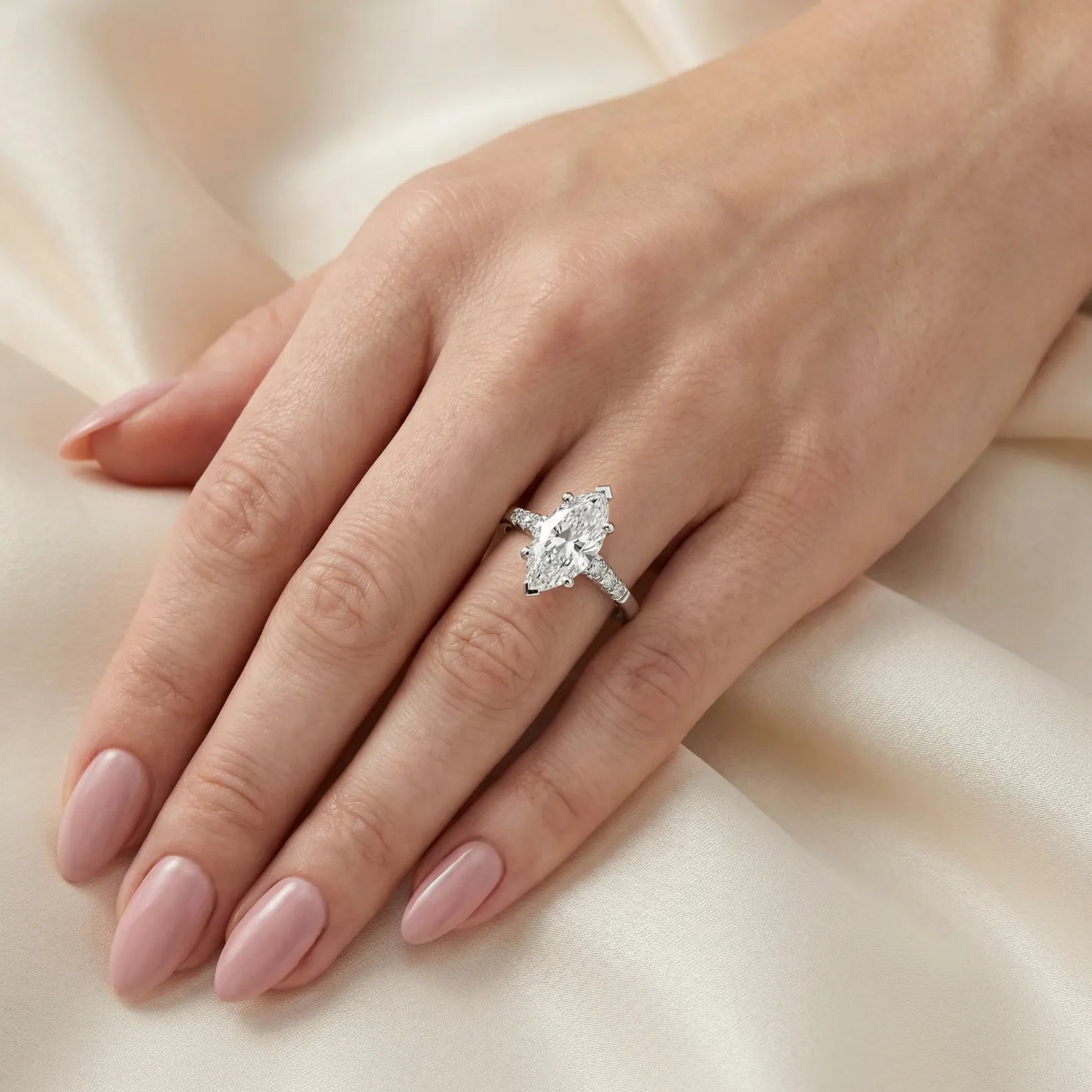 Solitaire Accents - Marquise