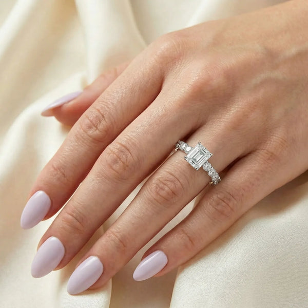 Solitaire Crest - Emerald