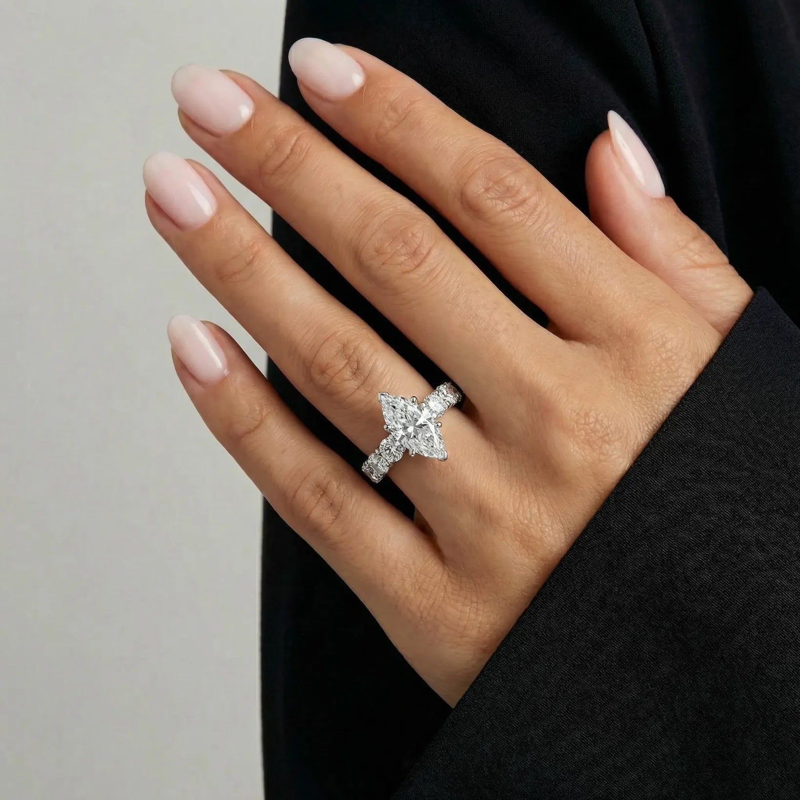 Solitaire Crest - Marquise