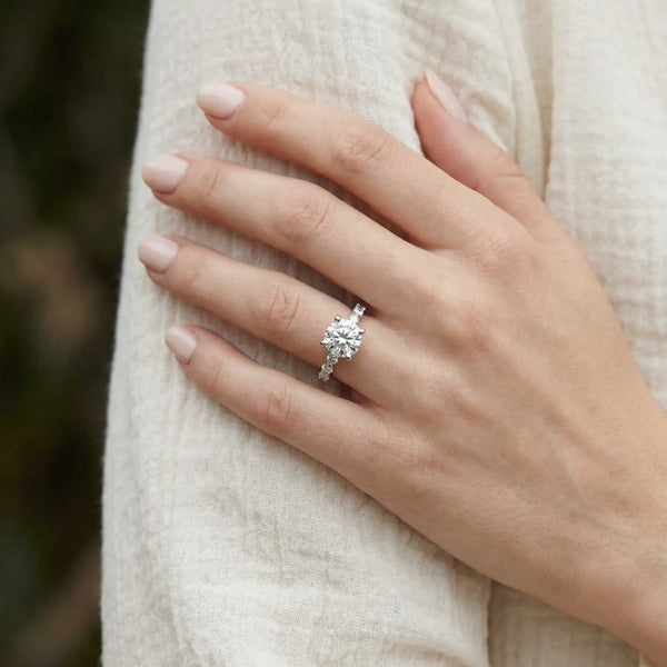 Solitaire Crest - Round