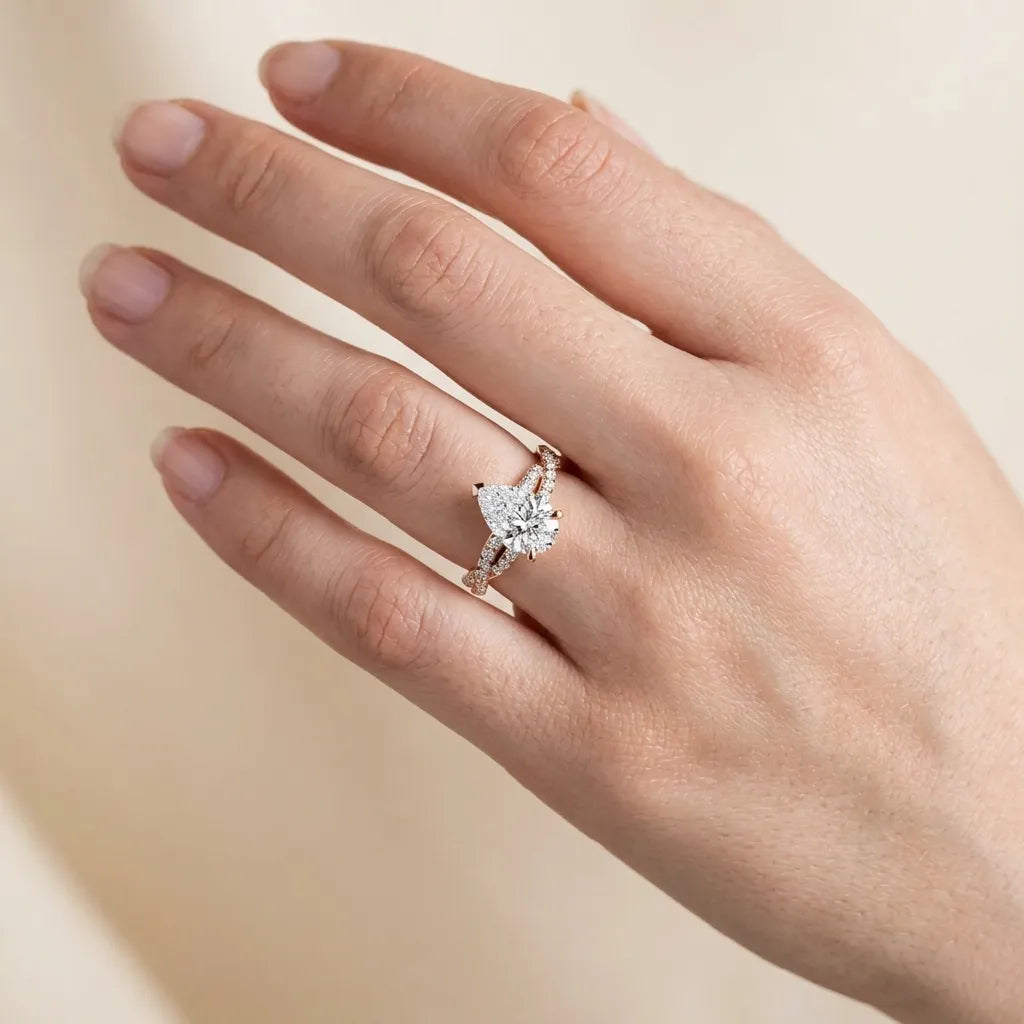 Twisted Pavé Sparkle - Pear